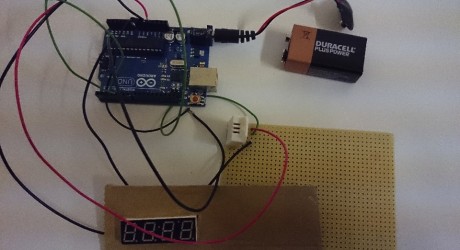 arduino connected to a heat sensor and LED dispay